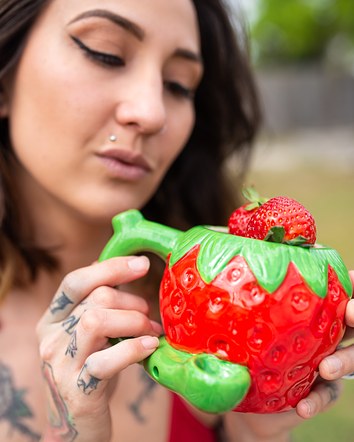 Gifts by Fashioncraft - Strawberry Mug