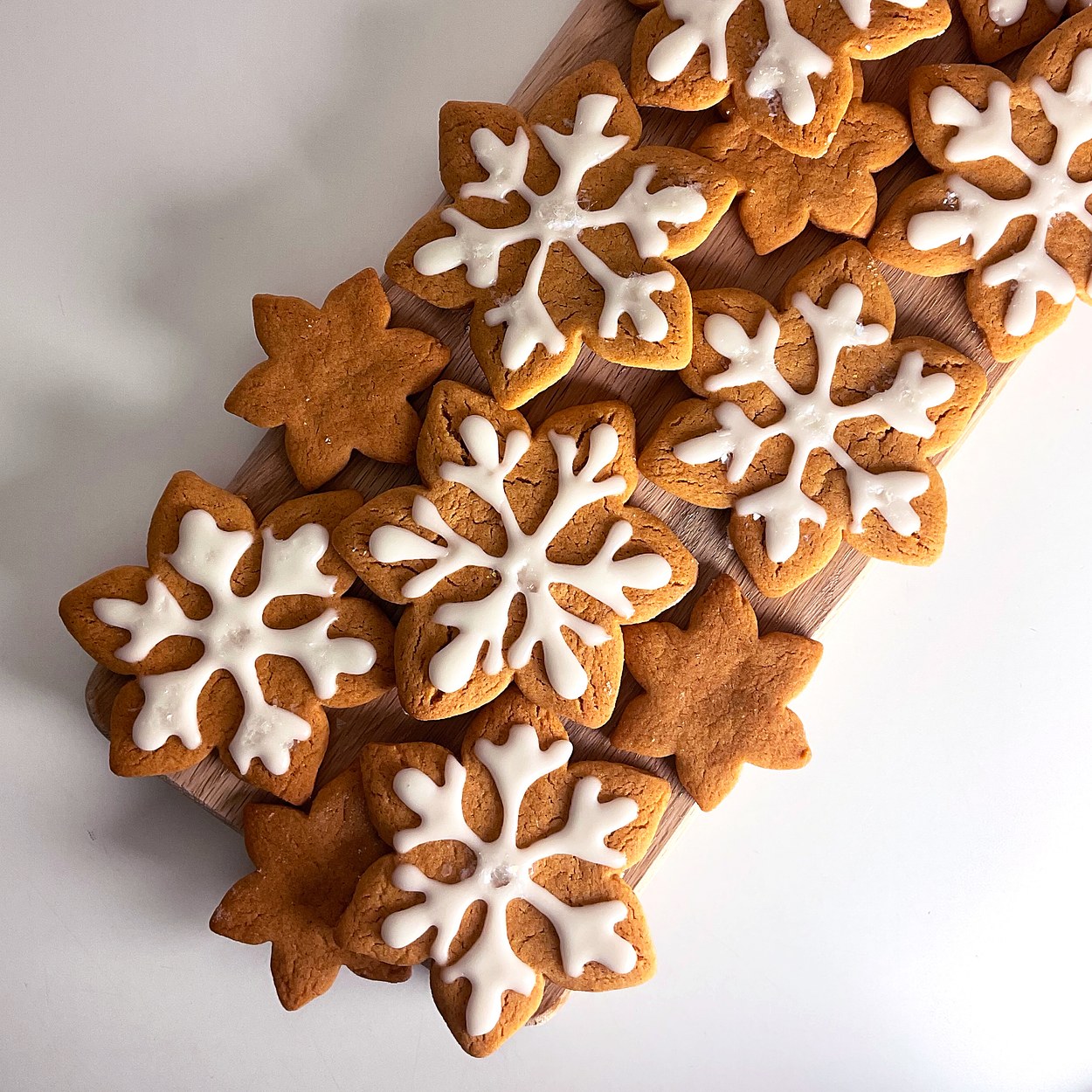 Vegan gingerbread snowflake