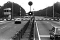 1979 De brugwachter kijkt naar de gevangen auto