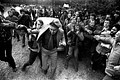 1979 Soestduinen. Joop Glimmerveen van de Nederlandse Volks Unie wordt belaagd
