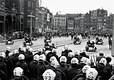 1980 Charge van de motorbrigade na ontruiming kraakpand Prins Hendrikkade