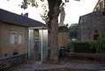 2014 Departement Lot, Midi-Pyrenées, Frayssinet-le-Gelat. Veel oude bewoners en weinig wifi in de Franse campagne. De telefooncel was lang verplicht in de kleine dorpjes. Na 2017 zijn ze weggehaald.