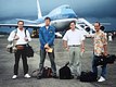 1996 Vliegveld Zanderij Suriname. Met Willem Middelkoop, Gerhard van Roon en cameraman Ton Kamminga