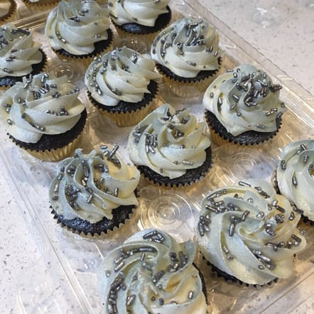 Silver cupcakes 