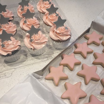 Silver star cupcakes 