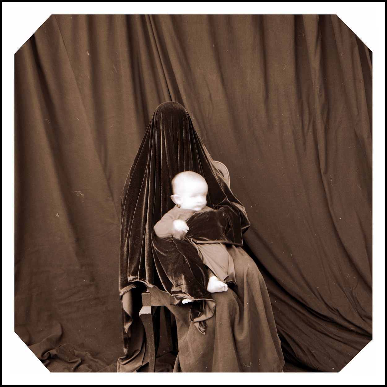 Hidden Mothers, 2025